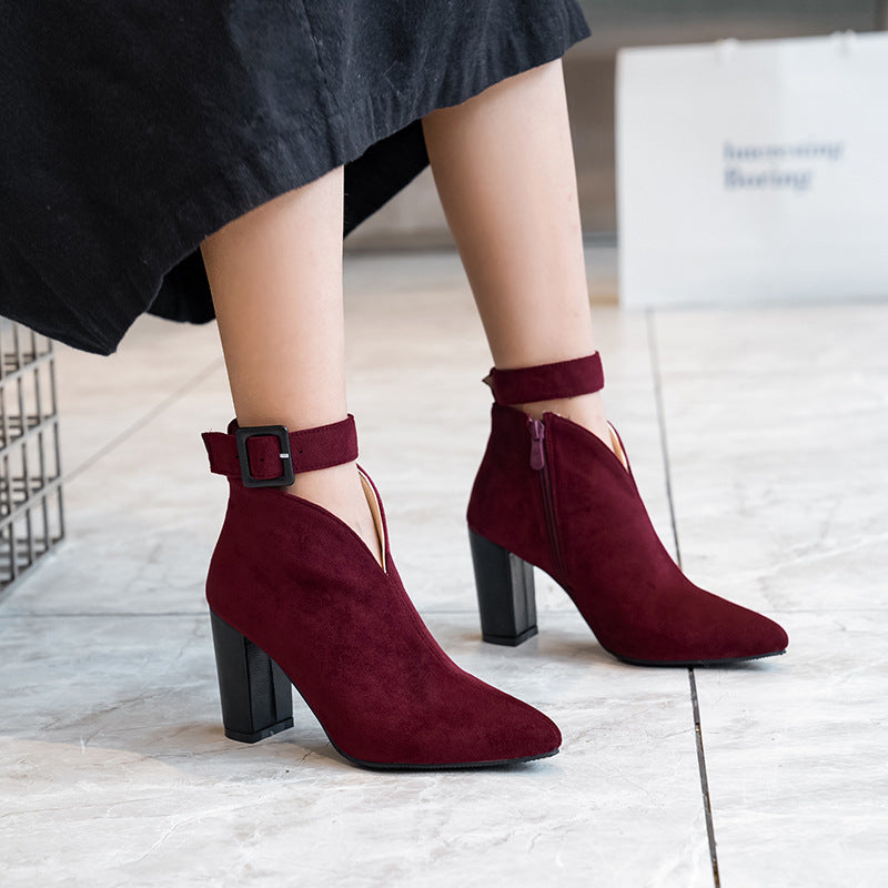 Bottines Sophistiquées pour – Ligne Épurée et Charme Urbain