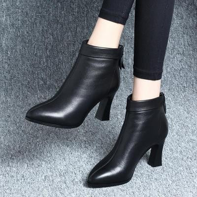 Bottines Mode  – Silhouette Élancée et Détails Premium