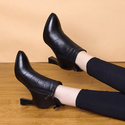 Bottines Mode  – Silhouette Élancée et Détails Premium