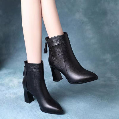 Bottines Mode  – Silhouette Élancée et Détails Premium